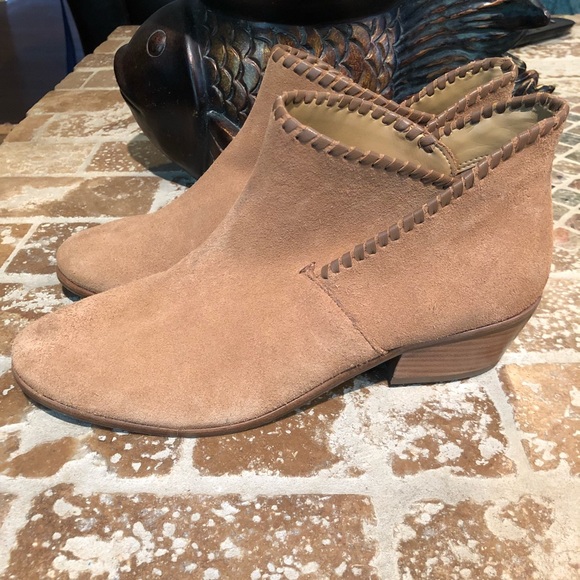 Jack Rogers Shoes - Jack Rogers NWOT size 9M